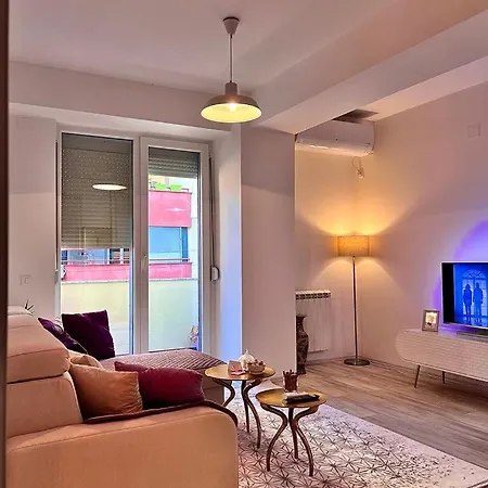 Mor Maison City-center Few Free Private Parking Apartman *